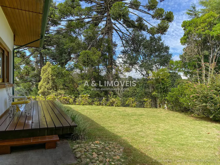 Casa com 3 quartos à venda, 229m2 em Campos Do Jordao - SP - imagem 5 Foto 5 de Casa com 3 quartos à venda, 229m2 em Campos Do Jordao - SP