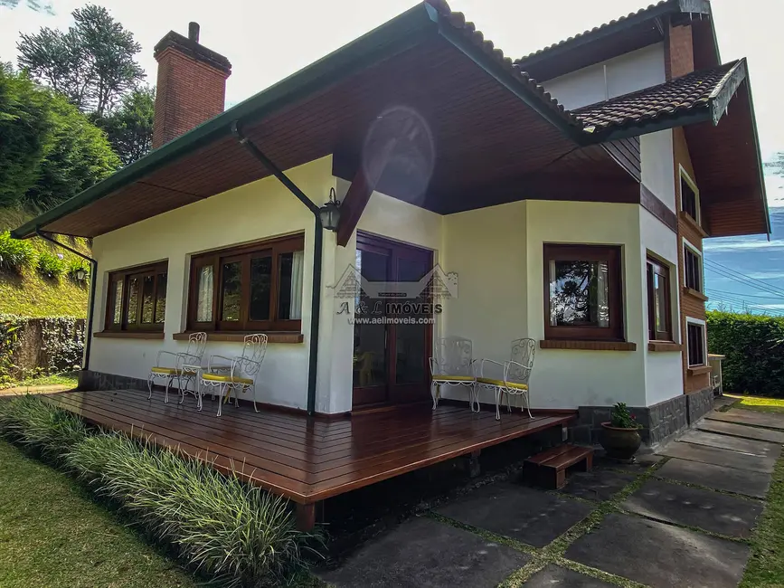 Casa com 3 quartos à venda, 229m2 em Campos Do Jordao - SP - imagem 6 Foto 6 de Casa com 3 quartos à venda, 229m2 em Campos Do Jordao - SP