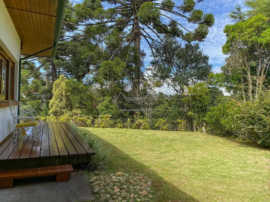 Casa com 3 quartos à venda, 229m2 em Campos Do Jordao - SP - imagem 5 Foto 5 de Casa com 3 quartos à venda, 229m2 em Campos Do Jordao - SP