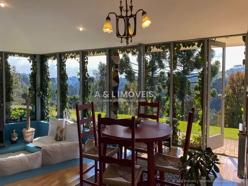 Casa com 5 quartos à venda, 539m2 em Campos Do Jordao - SP - imagem 3 Foto 3 de Casa com 5 quartos à venda, 539m2 em Campos Do Jordao - SP