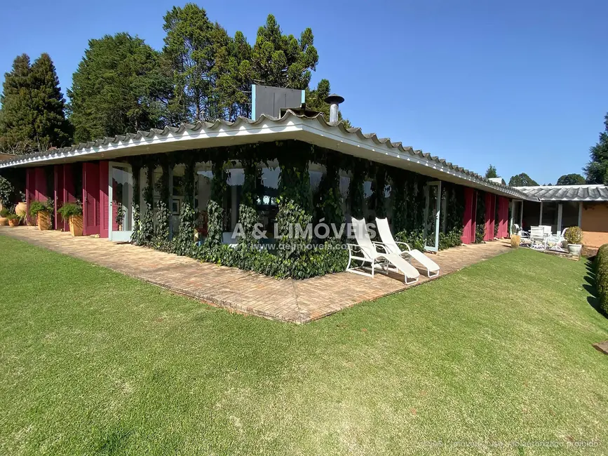 Casa com 5 quartos à venda, 539m2 em Campos Do Jordao - SP - imagem 2 Foto 2 de Casa com 5 quartos à venda, 539m2 em Campos Do Jordao - SP