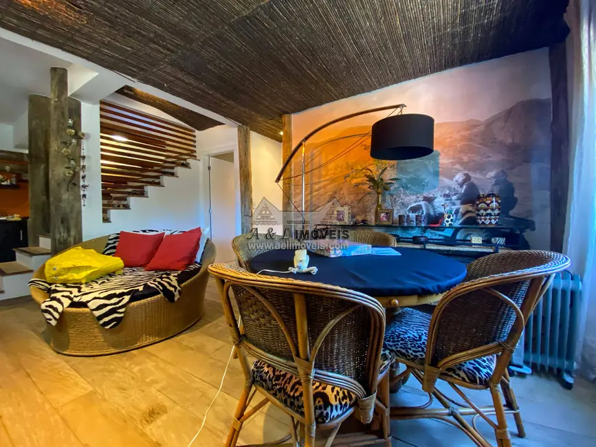 Apartamento com 4 quartos à venda, 230m2 em Campos Do Jordao - SP - imagem 4 Foto 4 de Apartamento com 4 quartos à venda, 230m2 em Campos Do Jordao - SP