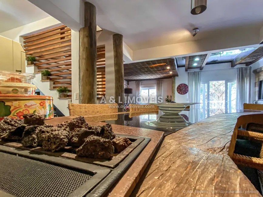 Apartamento com 4 quartos à venda, 230m2 em Campos Do Jordao - SP - imagem 8 Foto 8 de Apartamento com 4 quartos à venda, 230m2 em Campos Do Jordao - SP