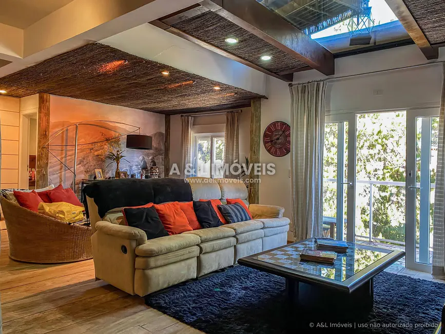 Foto 1 de Apartamento com 4 quartos à venda, 230m2 em Campos Do Jordao - SP