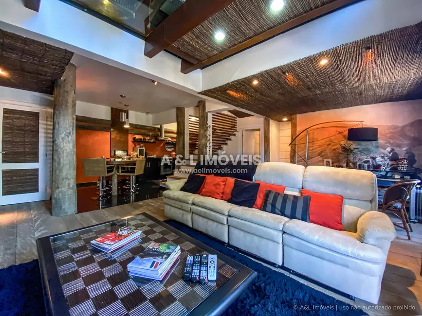Apartamento com 4 quartos à venda, 230m2 em Campos Do Jordao - SP - imagem 2 Foto 2 de Apartamento com 4 quartos à venda, 230m2 em Campos Do Jordao - SP
