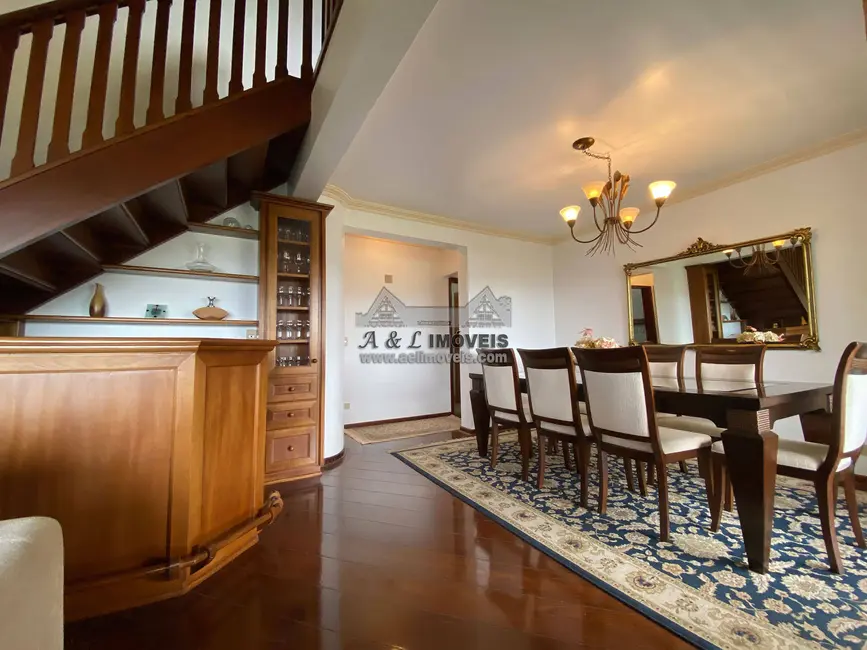 Apartamento com 5 quartos à venda, 310m2 em Campos Do Jordao - SP - imagem 5 Foto 5 de Apartamento com 5 quartos à venda, 310m2 em Campos Do Jordao - SP