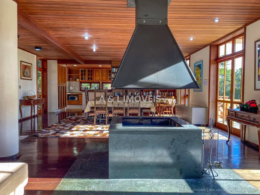 Casa com 5 quartos à venda, 417m2 em Campos Do Jordao - SP - imagem 6 Foto 6 de Casa com 5 quartos à venda, 417m2 em Campos Do Jordao - SP