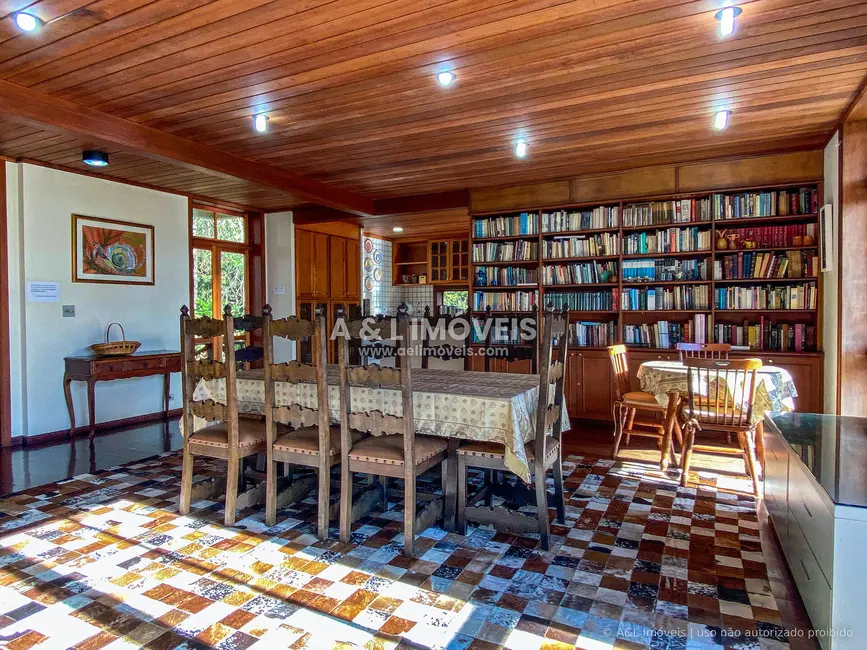 Casa com 5 quartos à venda, 417m2 em Campos Do Jordao - SP - imagem 7 Foto 7 de Casa com 5 quartos à venda, 417m2 em Campos Do Jordao - SP