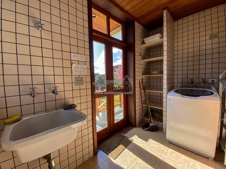 Foto 9 de Casa com 5 quartos à venda, 417m2 em Campos Do Jordao - SP