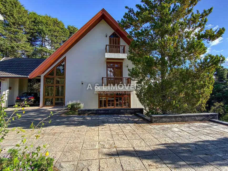 Casa com 5 quartos à venda, 417m2 em Campos Do Jordao - SP - imagem 3 Foto 3 de Casa com 5 quartos à venda, 417m2 em Campos Do Jordao - SP