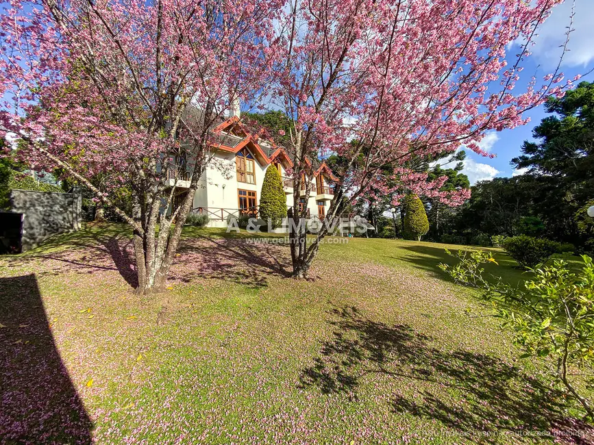 Casa com 5 quartos à venda, 417m2 em Campos Do Jordao - SP - imagem 2 Foto 2 de Casa com 5 quartos à venda, 417m2 em Campos Do Jordao - SP