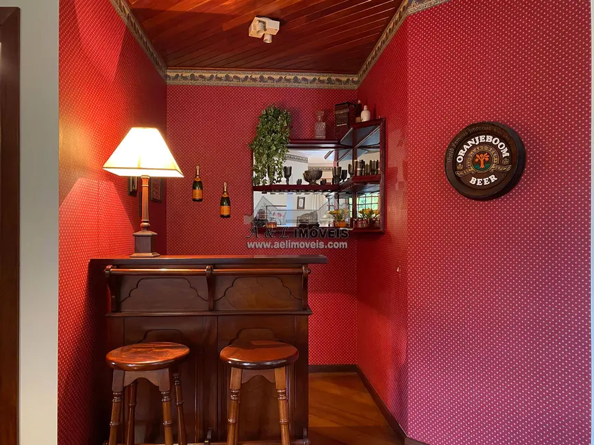 Apartamento com 4 quartos à venda, 245m2 em Campos Do Jordao - SP - imagem 8 Foto 8 de Apartamento com 4 quartos à venda, 245m2 em Campos Do Jordao - SP