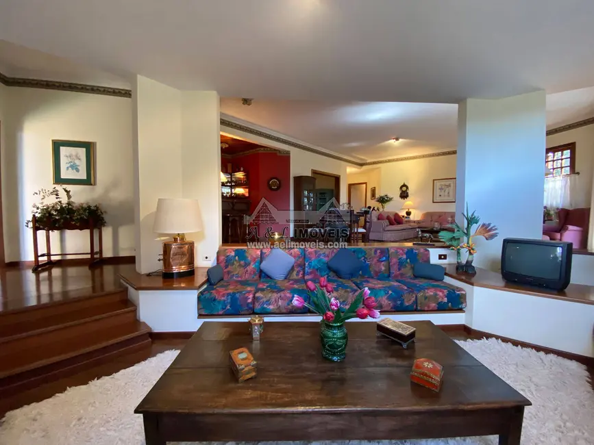 Apartamento com 4 quartos à venda, 245m2 em Campos Do Jordao - SP - imagem 5 Foto 5 de Apartamento com 4 quartos à venda, 245m2 em Campos Do Jordao - SP