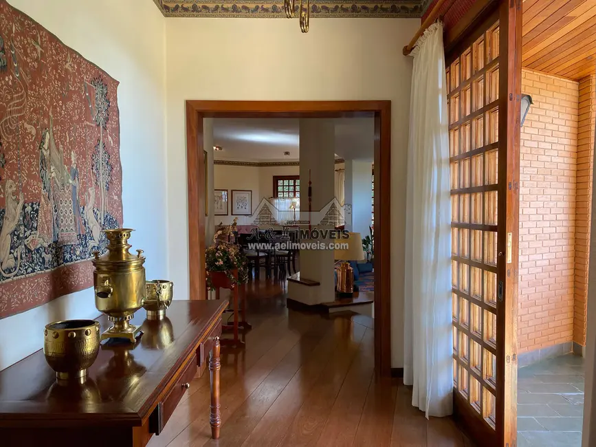 Apartamento com 4 quartos à venda, 245m2 em Campos Do Jordao - SP - imagem 3 Foto 3 de Apartamento com 4 quartos à venda, 245m2 em Campos Do Jordao - SP