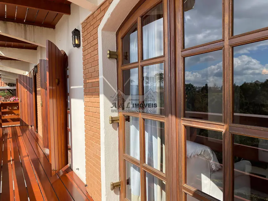 Foto 4 de Apartamento com 4 quartos à venda, 232m2 em Campos Do Jordao - SP