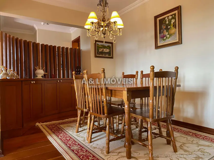 Foto 2 de Apartamento com 4 quartos à venda, 232m2 em Campos Do Jordao - SP