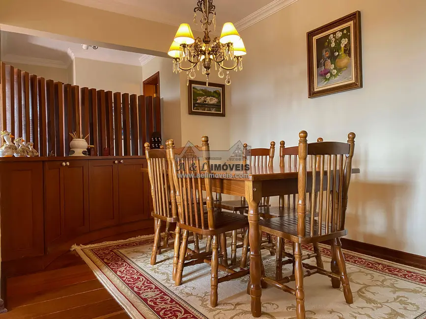 Foto 2 de Apartamento com 4 quartos à venda, 232m2 em Campos Do Jordao - SP