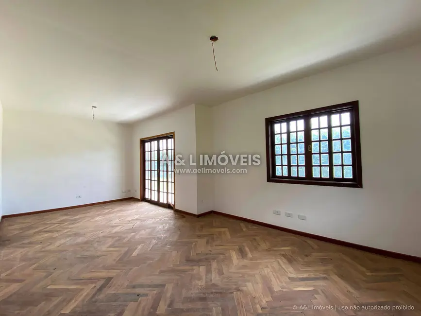 Casa de Condomínio com 3 quartos à venda, 123m2 em Campos Do Jordao - SP - imagem 5 Foto 5 de Casa de Condomínio com 3 quartos à venda, 123m2 em Campos Do Jordao - SP