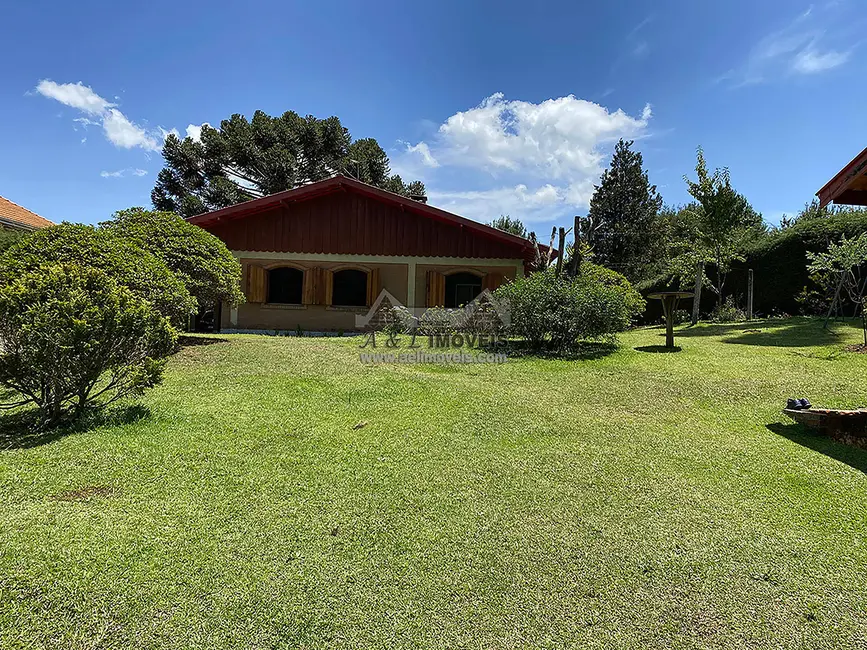 Foto 3 de Casa com 3 quartos à venda, 192m2 em Campos Do Jordao - SP