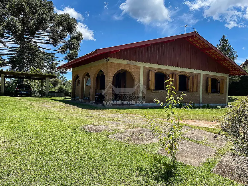 Foto 2 de Casa com 3 quartos à venda, 192m2 em Campos Do Jordao - SP