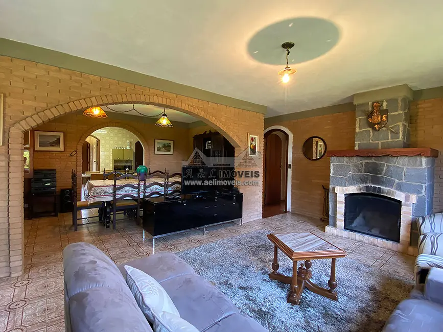 Foto 1 de Casa com 3 quartos à venda, 192m2 em Campos Do Jordao - SP
