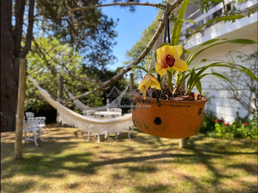 Casa com 6 quartos à venda, 622m2 em Campos Do Jordao - SP - imagem 4 Foto 4 de Casa com 6 quartos à venda, 622m2 em Campos Do Jordao - SP