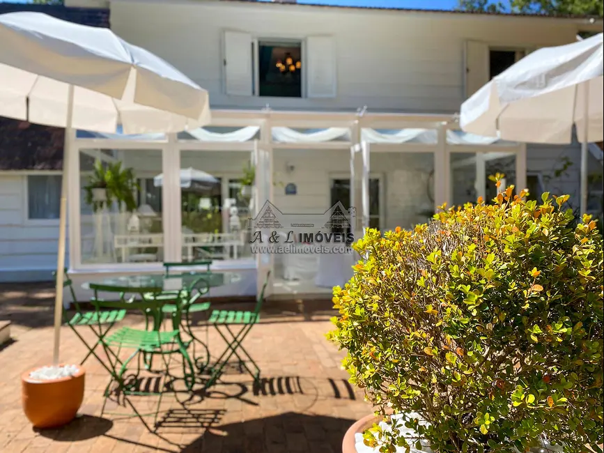 Casa com 6 quartos à venda, 622m2 em Campos Do Jordao - SP - imagem 6 Foto 6 de Casa com 6 quartos à venda, 622m2 em Campos Do Jordao - SP