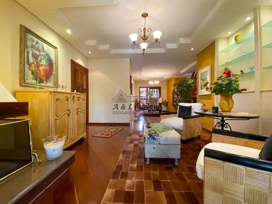 Apartamento com 5 quartos à venda, 226m2 em Campos Do Jordao - SP - imagem 8 Foto 8 de Apartamento com 5 quartos à venda, 226m2 em Campos Do Jordao - SP