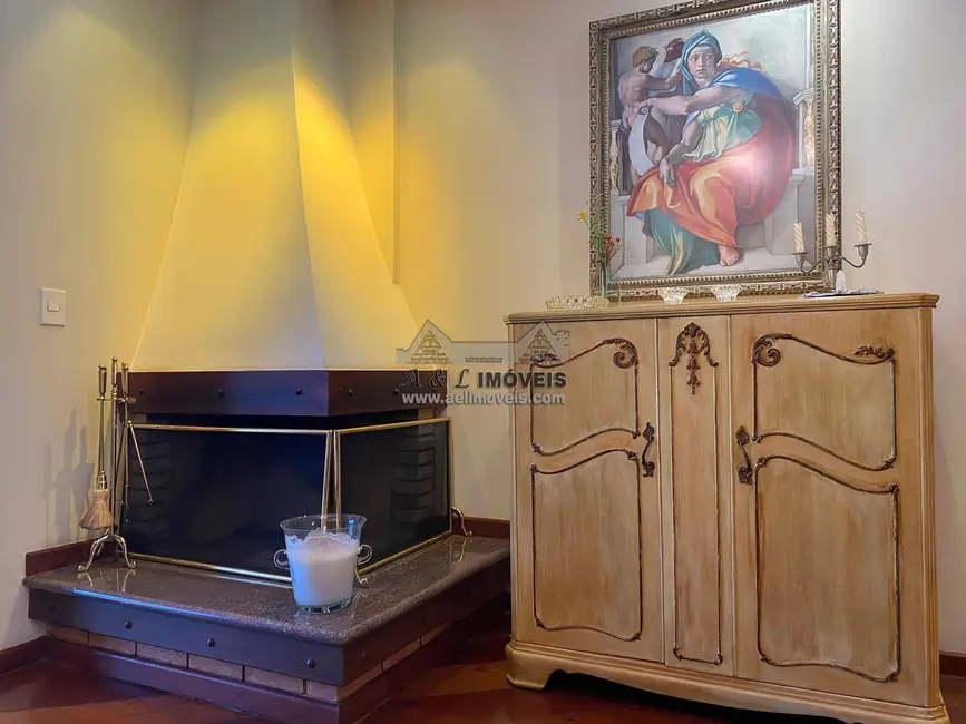 Apartamento com 5 quartos à venda, 226m2 em Campos Do Jordao - SP - imagem 4 Foto 4 de Apartamento com 5 quartos à venda, 226m2 em Campos Do Jordao - SP