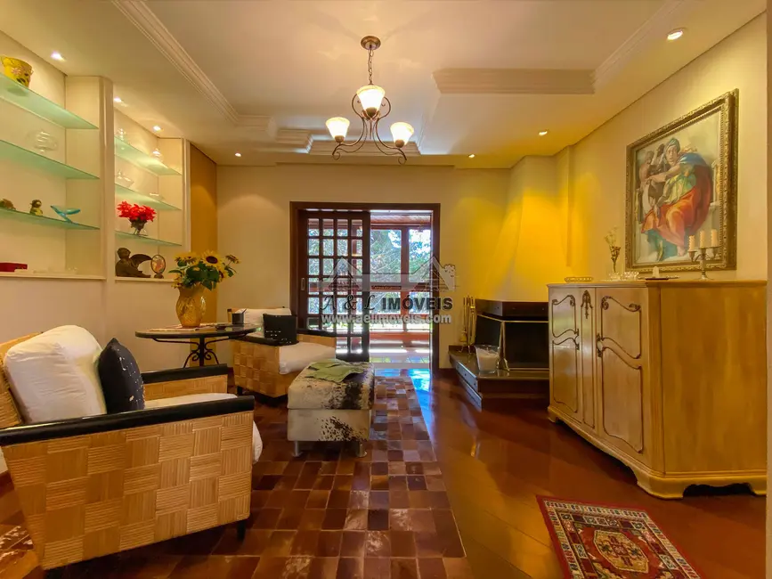 Apartamento com 5 quartos à venda, 226m2 em Campos Do Jordao - SP - imagem 3 Foto 3 de Apartamento com 5 quartos à venda, 226m2 em Campos Do Jordao - SP