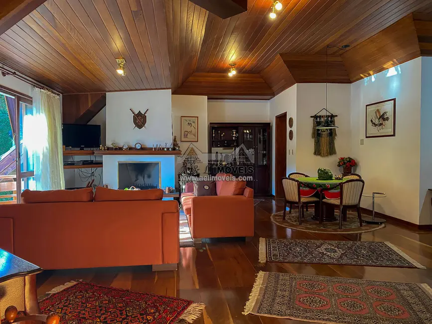 Foto 2 de Apartamento com 3 quartos à venda, 150m2 em Campos Do Jordao - SP