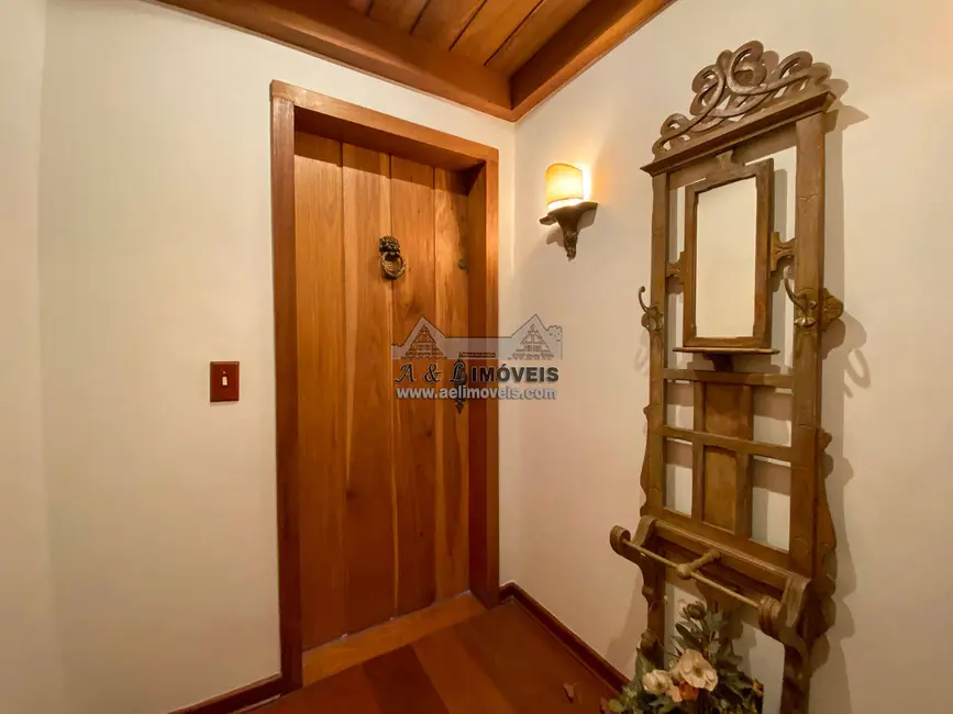 Foto 2 de Apartamento com 3 quartos à venda, 189m2 em Campos Do Jordao - SP