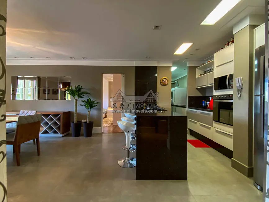 Foto 4 de Apartamento com 3 quartos à venda, 150m2 em Campos Do Jordao - SP