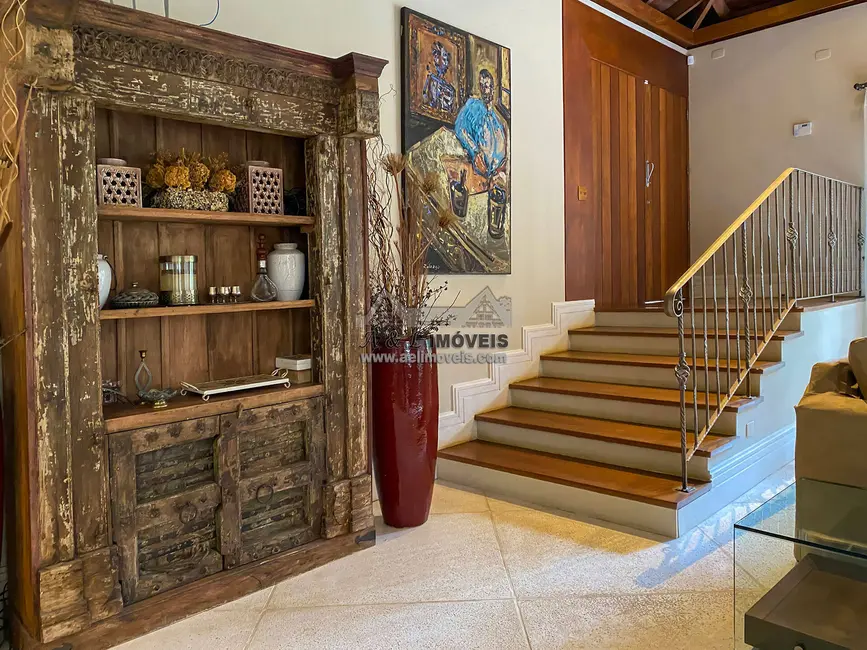 Foto 5 de Casa de Condomínio com 4 quartos à venda, 298m2 em Campos Do Jordao - SP