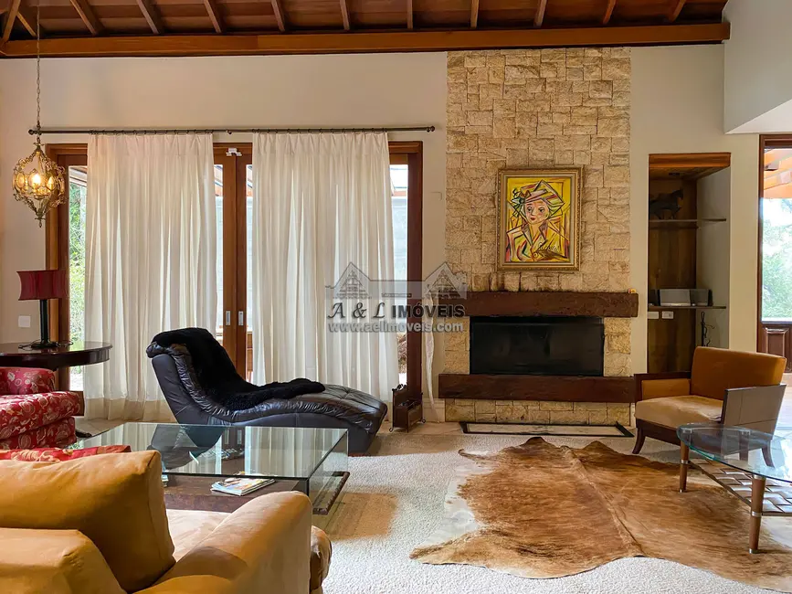 Foto 6 de Casa de Condomínio com 4 quartos à venda, 298m2 em Campos Do Jordao - SP