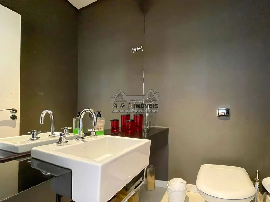 Foto 5 de Casa com 7 quartos à venda, 500m2 em Campos Do Jordao - SP