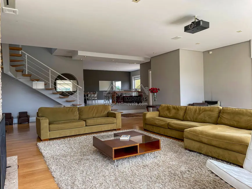 Foto 9 de Casa com 7 quartos à venda, 500m2 em Campos Do Jordao - SP