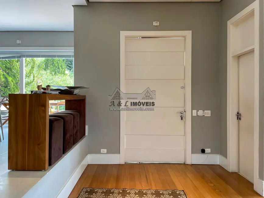 Foto 4 de Casa com 7 quartos à venda, 500m2 em Campos Do Jordao - SP