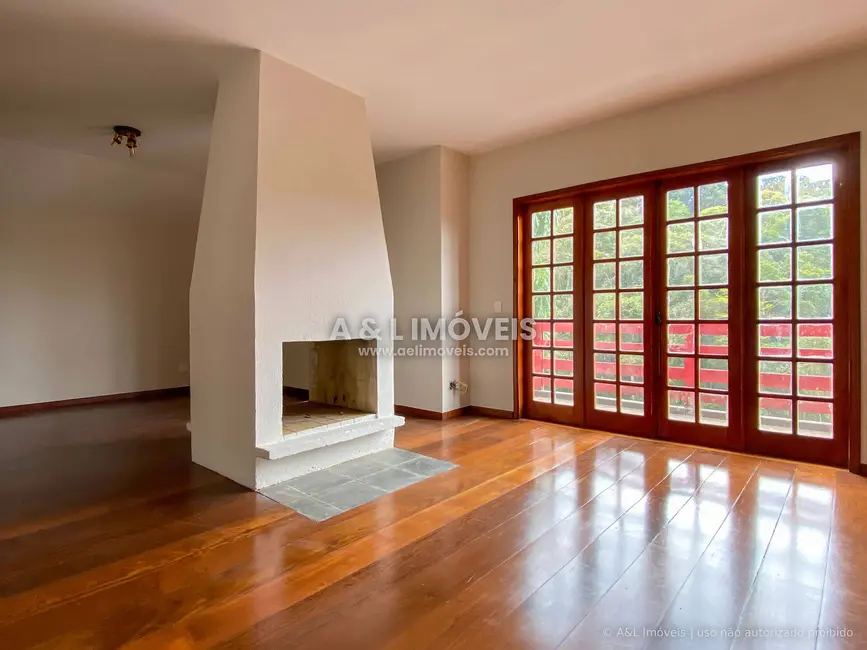 Apartamento com 4 quartos à venda, 156m2 em Campos Do Jordao - SP - imagem 3 Foto 3 de Apartamento com 4 quartos à venda, 156m2 em Campos Do Jordao - SP