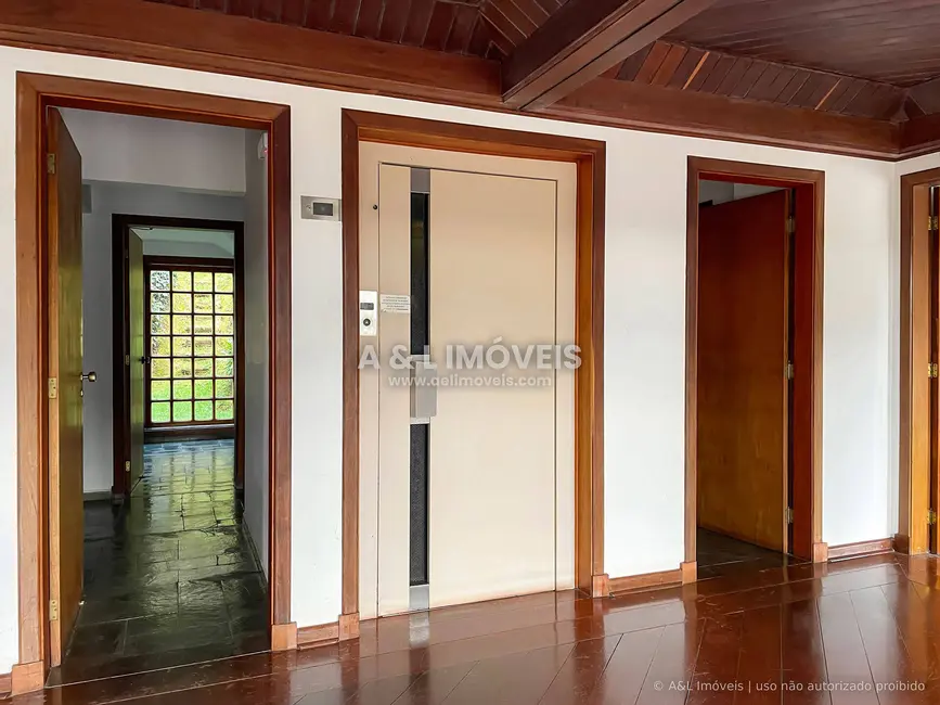 Apartamento com 4 quartos à venda, 267m2 em Campos Do Jordao - SP - imagem 4 Foto 4 de Apartamento com 4 quartos à venda, 267m2 em Campos Do Jordao - SP