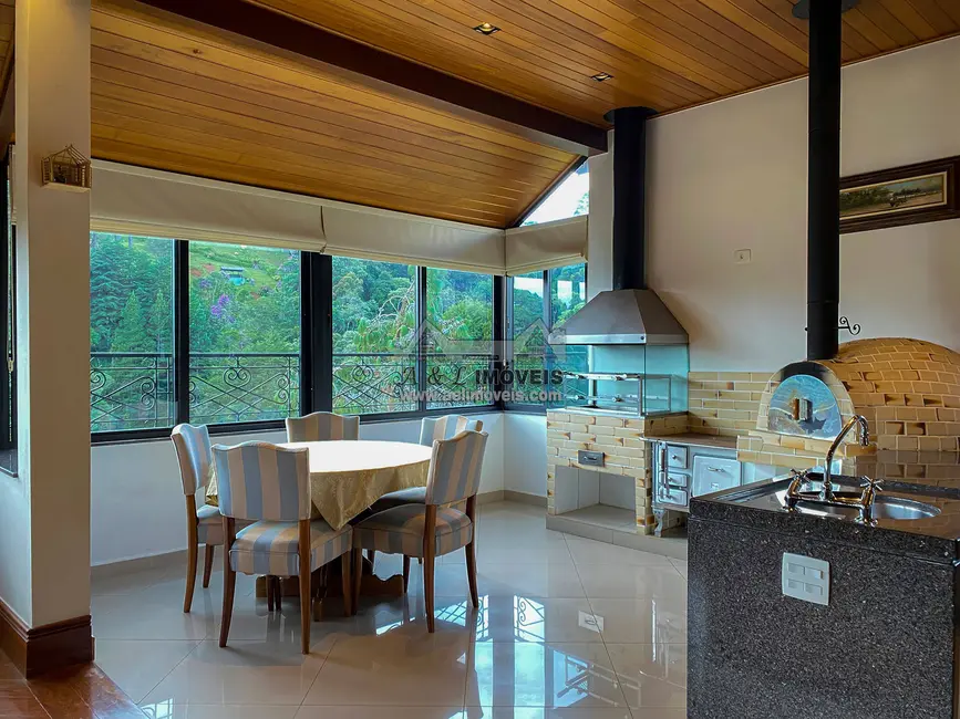 Foto 9 de Casa com 5 quartos à venda, 424m2 em Campos Do Jordao - SP