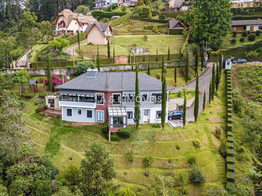 Casa com 5 quartos à venda, 424m2 em Campos Do Jordao - SP - imagem 2 Foto 2 de Casa com 5 quartos à venda, 424m2 em Campos Do Jordao - SP