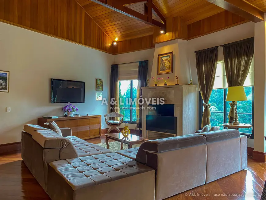 Casa com 5 quartos à venda, 424m2 em Campos Do Jordao - SP - imagem 9 Foto 9 de Casa com 5 quartos à venda, 424m2 em Campos Do Jordao - SP