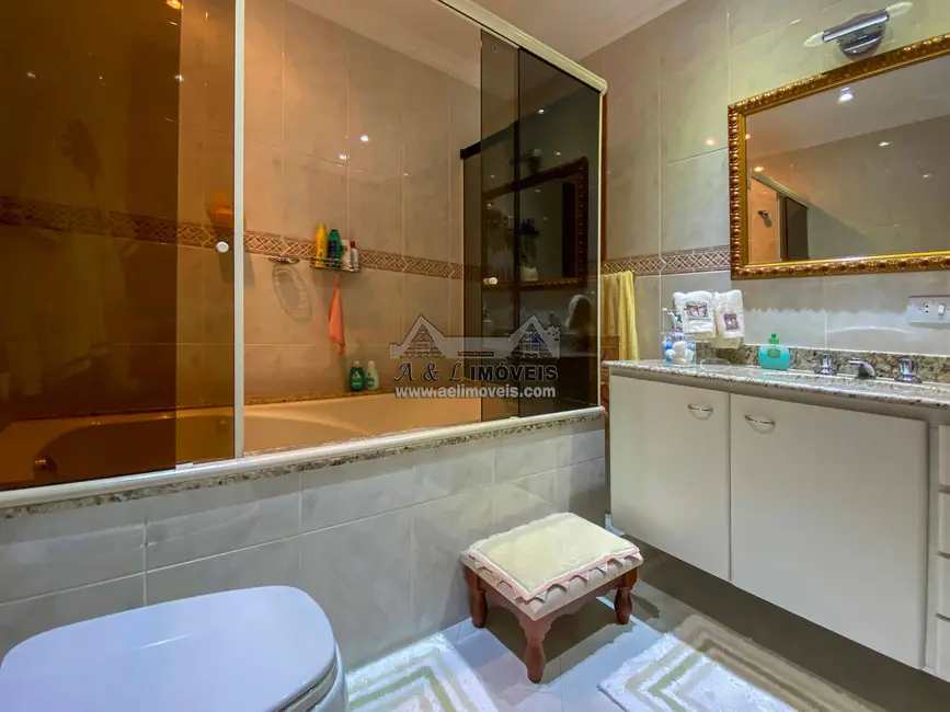 Foto 9 de Apartamento com 3 quartos à venda, 210m2 em Campos Do Jordao - SP