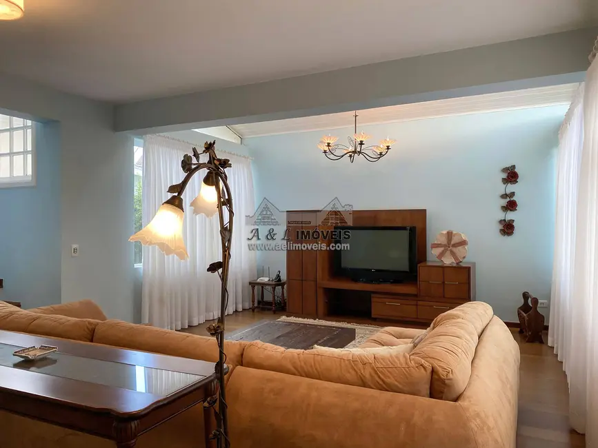 Foto 6 de Casa de Condomínio com 3 quartos à venda, 214m2 em Campos Do Jordao - SP