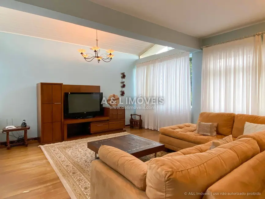 Foto 1 de Casa de Condomínio com 3 quartos à venda, 214m2 em Campos Do Jordao - SP