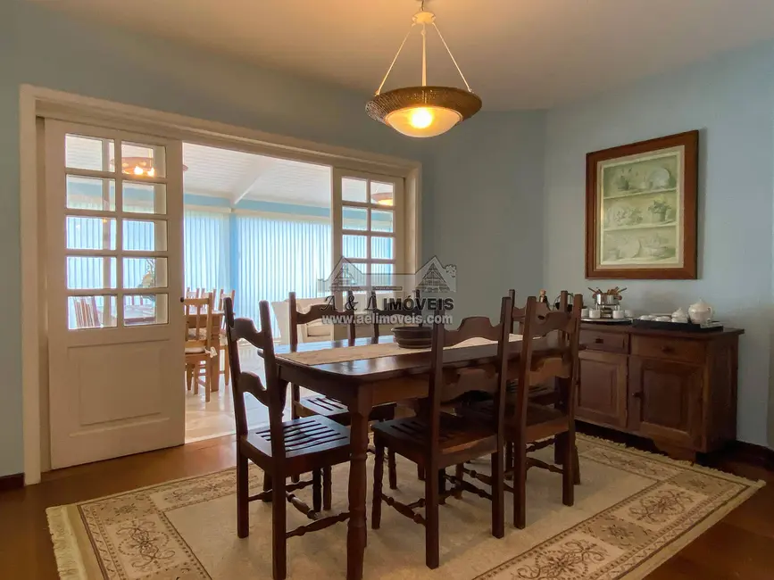 Foto 9 de Casa de Condomínio com 3 quartos à venda, 214m2 em Campos Do Jordao - SP