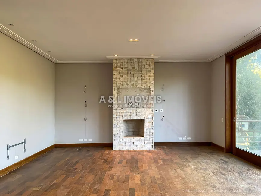 Foto 5 de Casa de Condomínio com 5 quartos à venda, 269m2 em Campos Do Jordao - SP