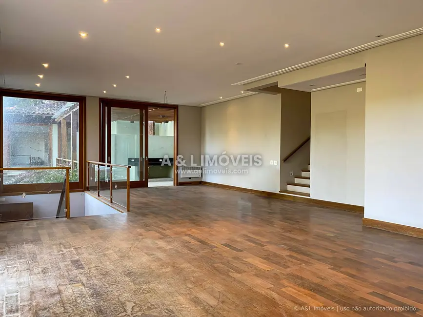 Foto 9 de Casa de Condomínio com 5 quartos à venda, 269m2 em Campos Do Jordao - SP