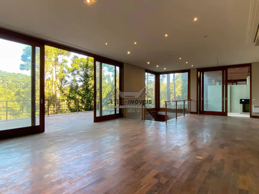 Foto 7 de Casa de Condomínio com 5 quartos à venda, 269m2 em Campos Do Jordao - SP